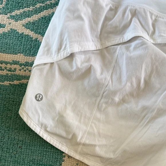 lululemon athletica speed up shorts high rise 4 inch - Picture 3 of 4